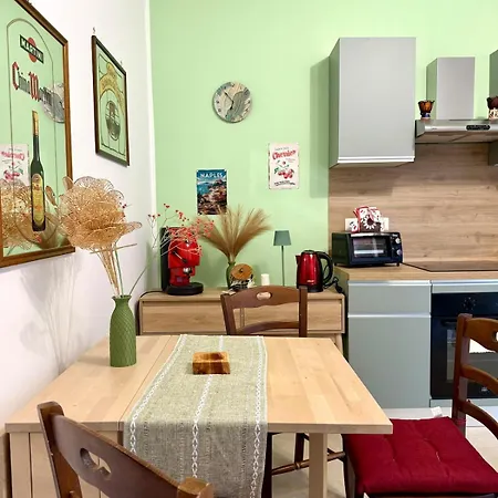 Le Tre Ceraselle House شقة نابولي